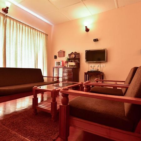 Manalar Hotel Gudalur  Værelse billede